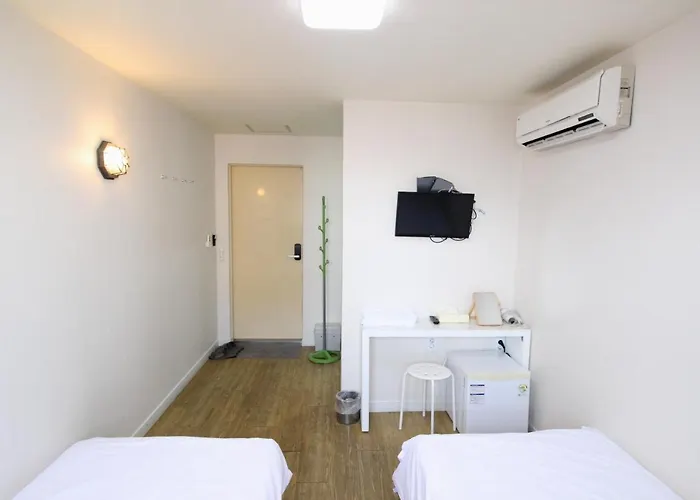 In Blue Hostal *