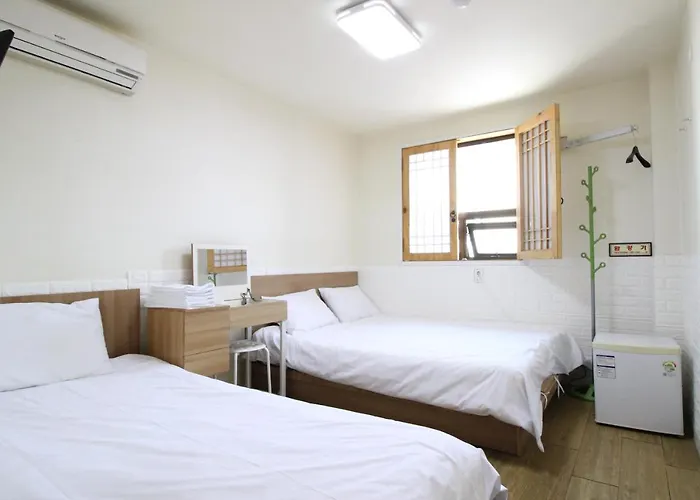 In Blue Hostal *
