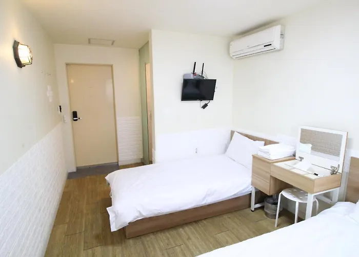 In Blue Hostal