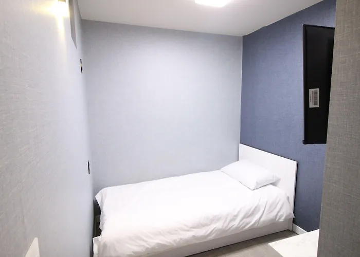 In Blue Hostal *